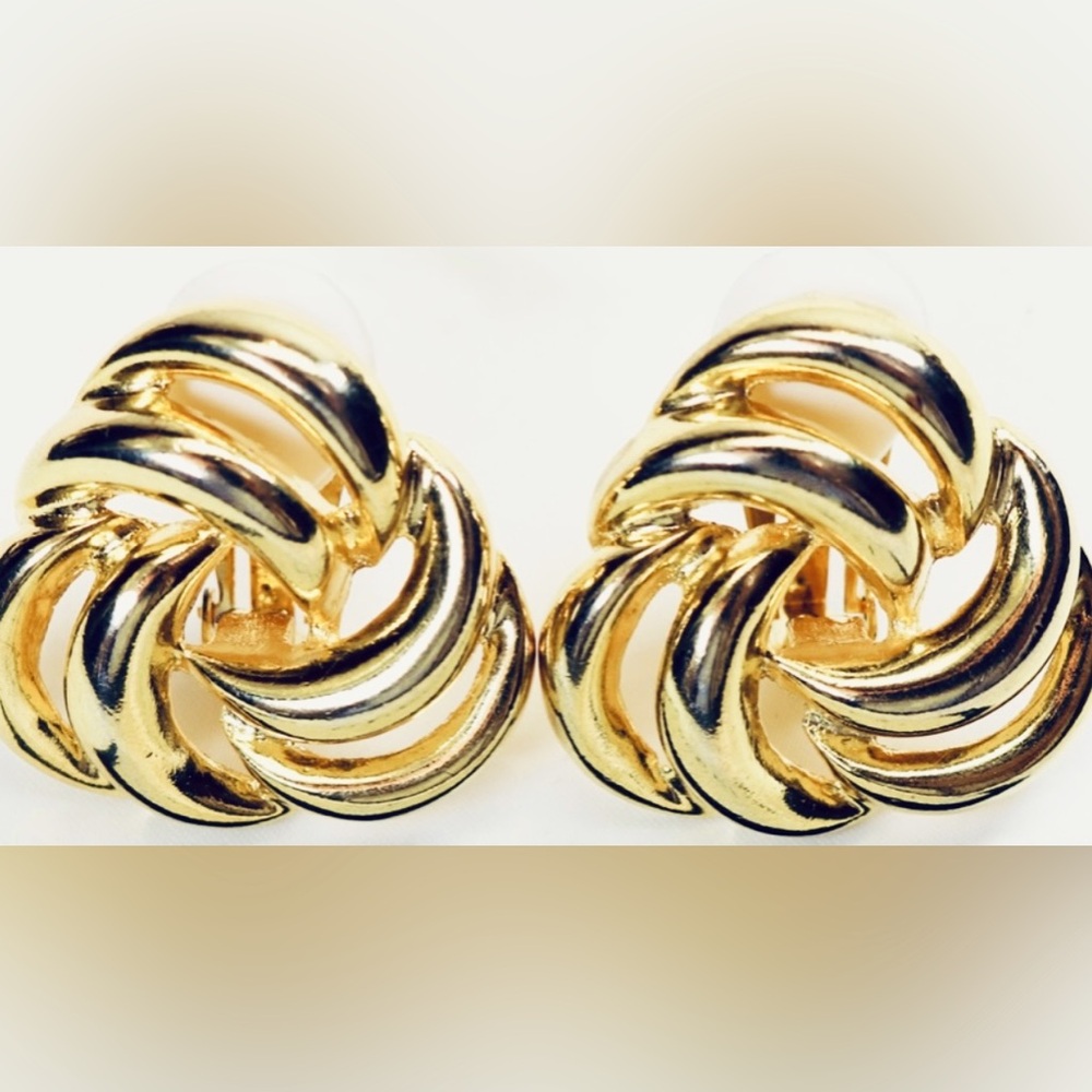 ⚜️Vintage PAOLO Gucci Celtic Knot Clip On Earrings